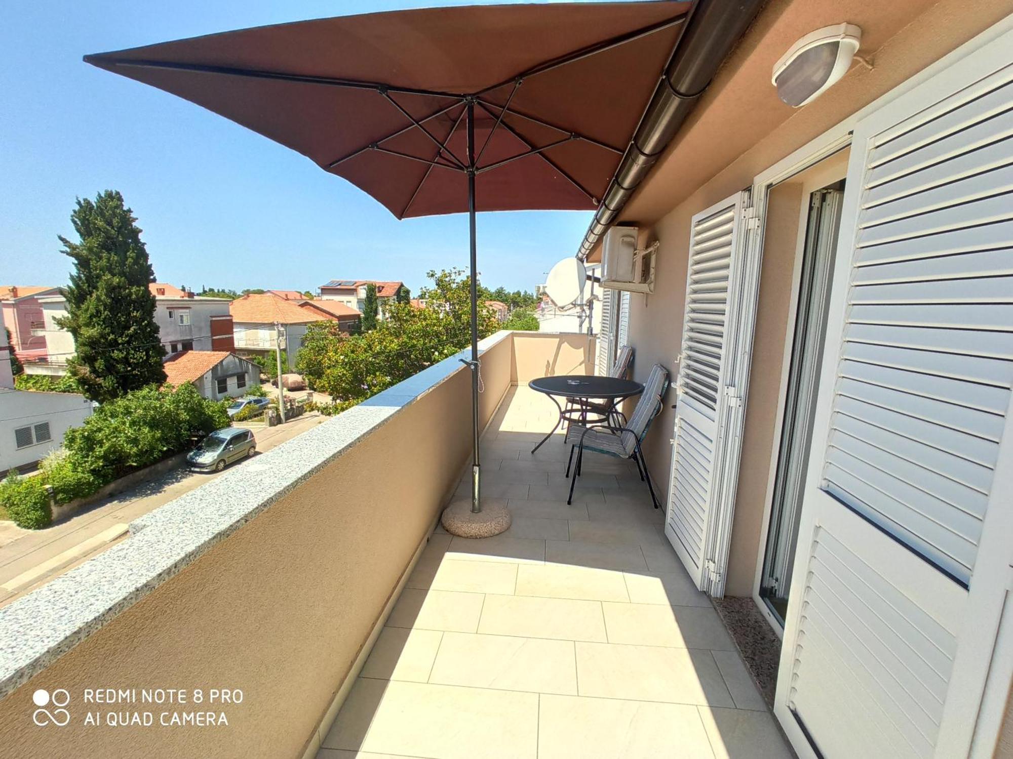 Apartments Roncevic Zadar Rum bild