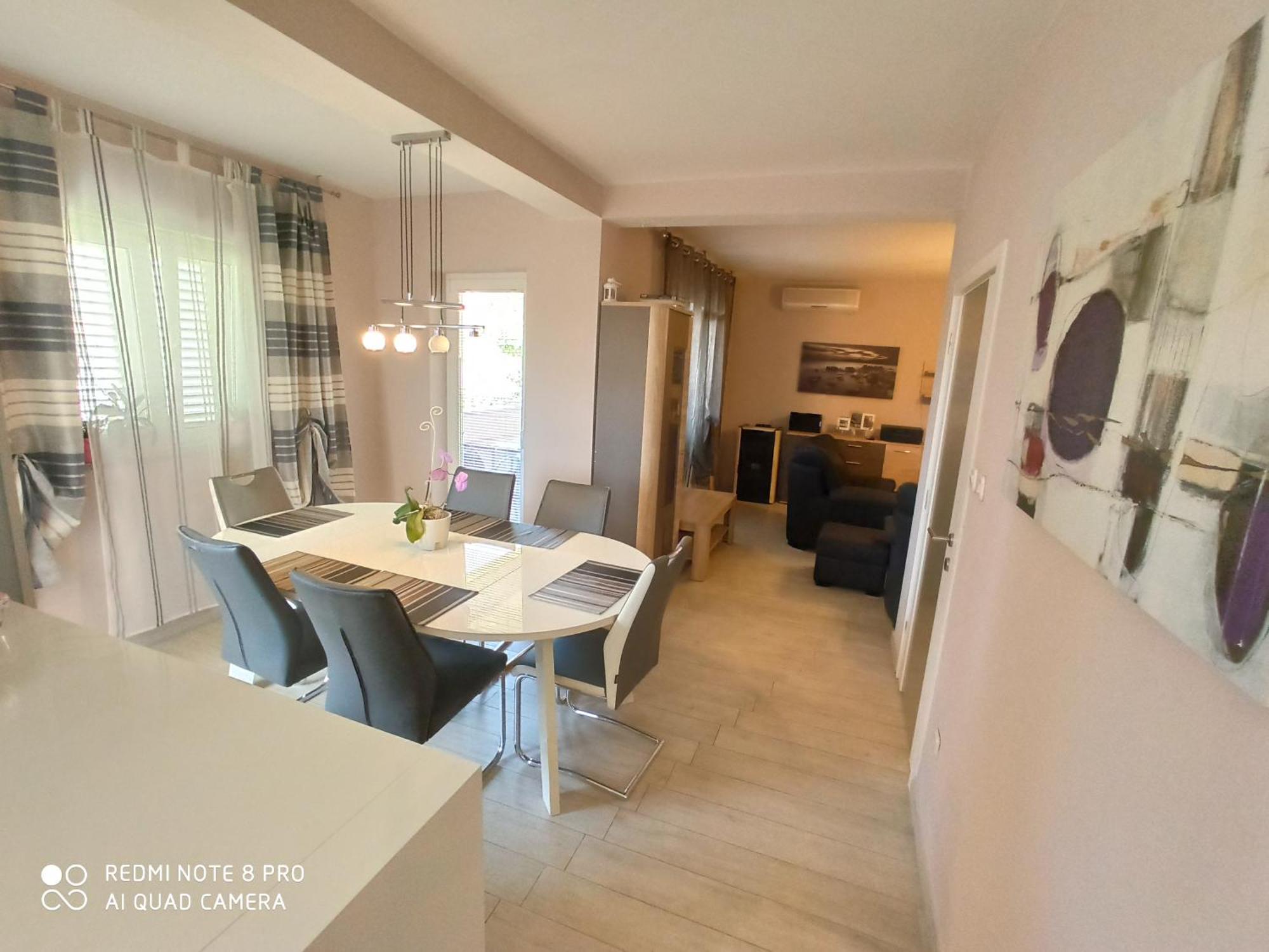 Apartments Roncevic Zadar Rum bild