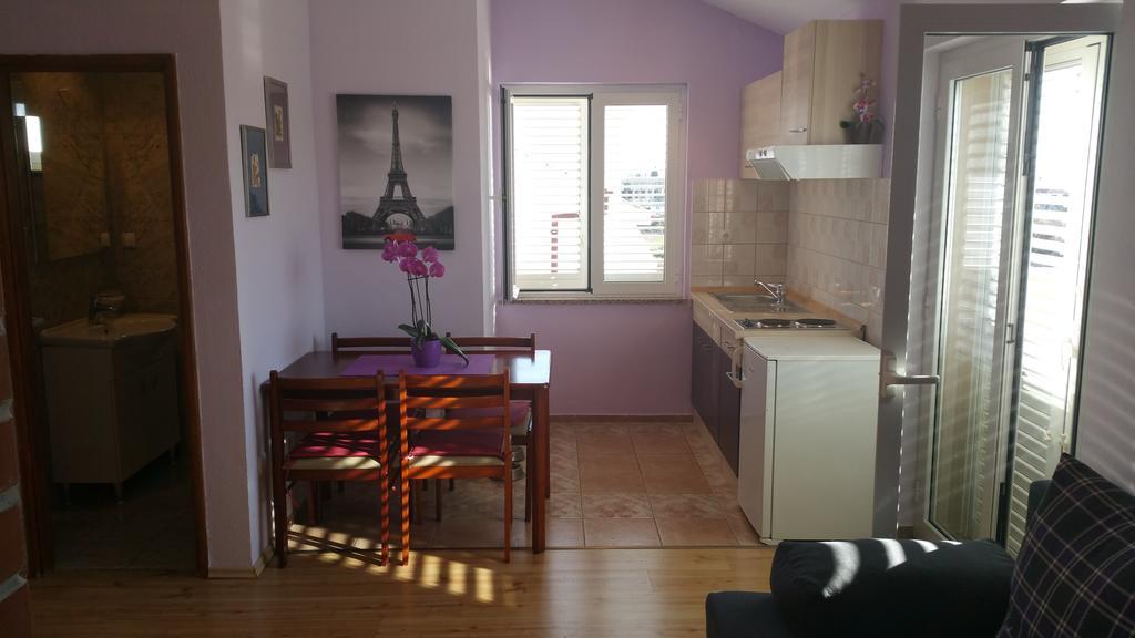 Apartments Roncevic Zadar Rum bild