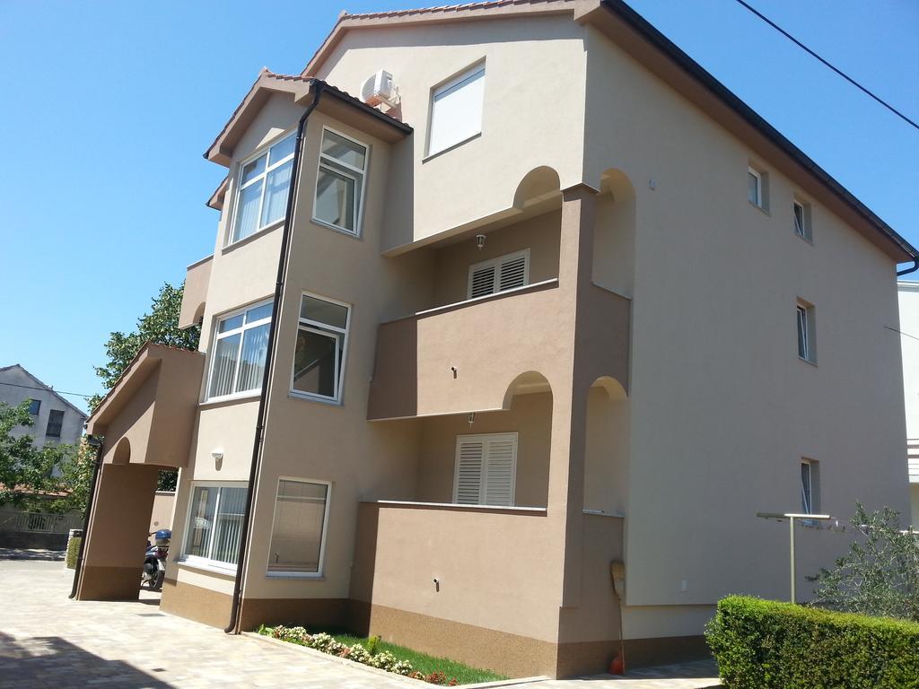 Apartments Roncevic Zadar Rum bild